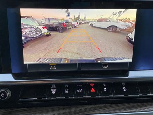 Used 2024 Chevrolet Silverado 2500 LT image 20