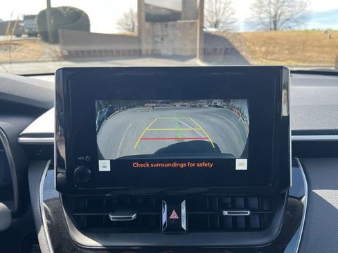 Used 2025 Toyota Corolla Cross XLE image 14