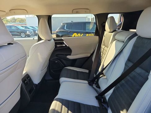 New 2026 Mitsubishi Outlander SE image 14