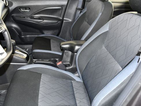 Used 2025 Nissan Versa SV FWD image 35