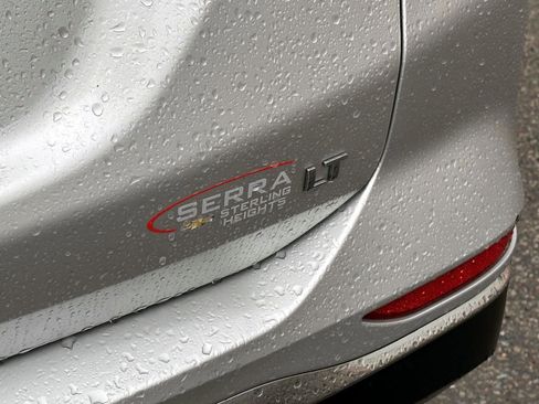 Used 2019 Chevrolet Equinox LT w/ Driver Convenience Package image 9