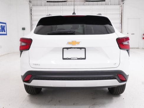 New 2026 Chevrolet Trax LT w/ LT Convenience Package image 6