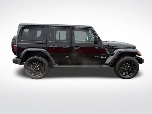 Used 2023 Jeep Wrangler Unlimited Sahara w/ Cold Weather Group AWD/4WD image 9