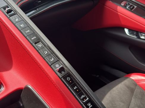 Used 2023 Chevrolet Corvette Stingray Preferred Cpe w/ Z51 Performance Package RWD image 17