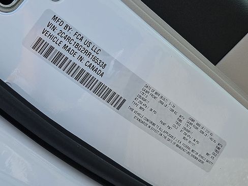 Used 2024 Chrysler Pacifica Touring-L FWD image 38