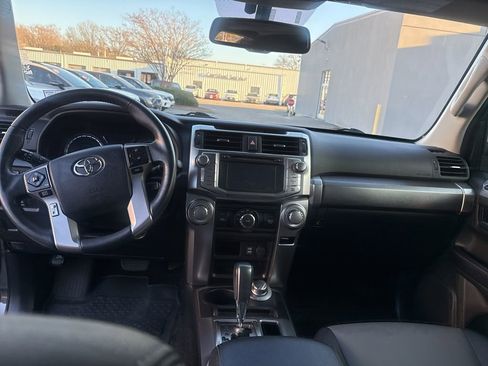 Used 2018 Toyota 4Runner SR5 Premium image 24