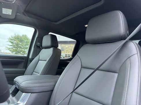 New 2026 GMC Sierra 1500 SLT w/ SLT Premium Package image 14