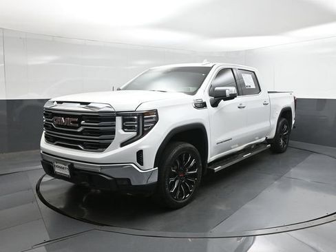 Used 2023 GMC Sierra 1500 SLT w/ X31 Off-Road Package AWD/4WD image 34
