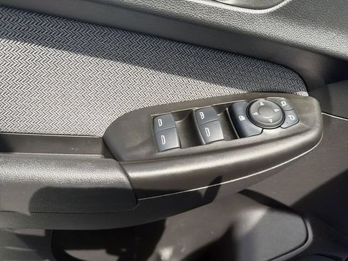 Used 2023 Chevrolet TrailBlazer LT FWD image 24