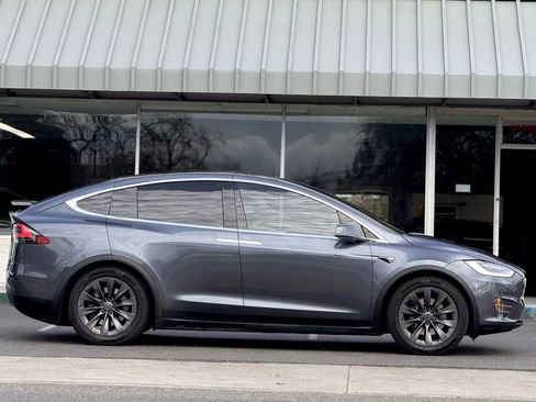 Used 2018 Tesla Model X 100D image 5