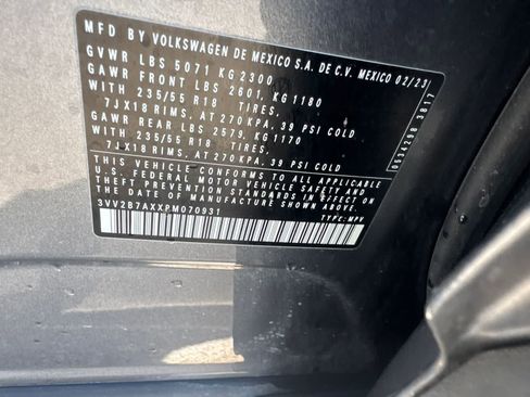 Used 2023 Volkswagen Tiguan SE AWD/4WD image 21