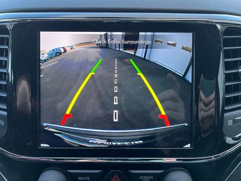 Used 2021 Jeep Grand Cherokee Limited image 19