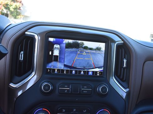 Used 2022 Chevrolet Silverado 2500 High Country w/ Z71 Off-Road Package image 19