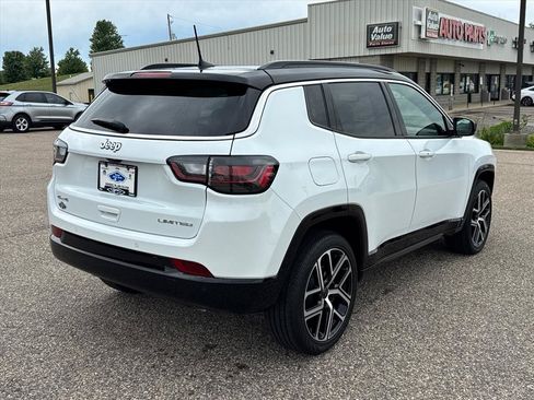 Used 2025 Jeep Compass Limited w/ Elite Group AWD/4WD image 4