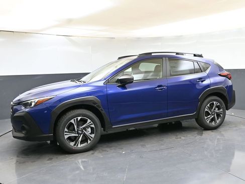 Used 2025 Subaru Crosstrek 2.0i Premium AWD/4WD image 2