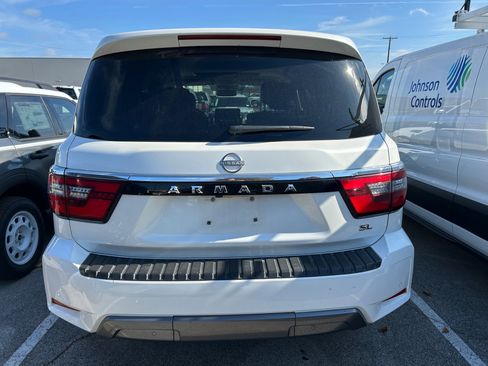 Used 2024 Nissan Armada SL w/ Captain's Chairs Package image 30