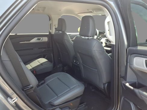 New 2026 Ford Explorer Active w/ Active Comfort Package AWD/4WD image 11