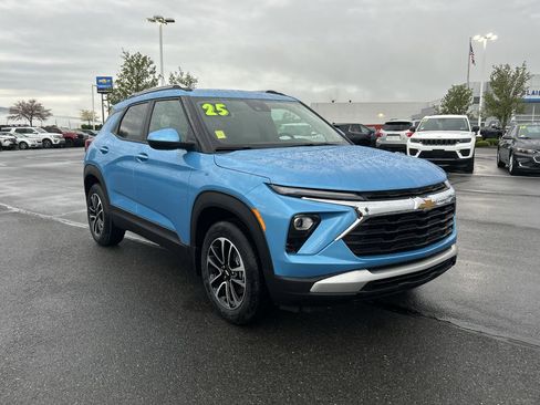 New 2025 Chevrolet TrailBlazer LT w/ Convenience Package image 1