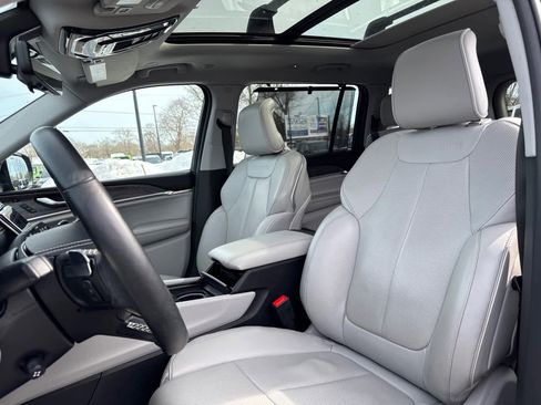 Used 2023 Jeep Grand Cherokee L Overland w/ Luxury Tech Group IV image 13