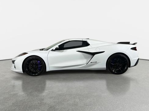 Used 2025 Chevrolet Corvette Z06 RWD image 6