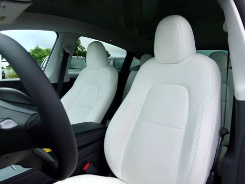 Used 2023 Tesla Model Y Long Range AWD/4WD image 11