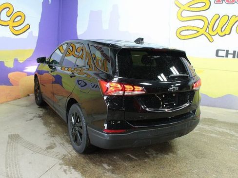 Used 2023 Chevrolet Equinox LS w/ LS Convenience Package image 5