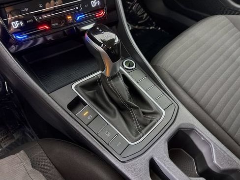 Certified 2025 Volkswagen Jetta S FWD image 18