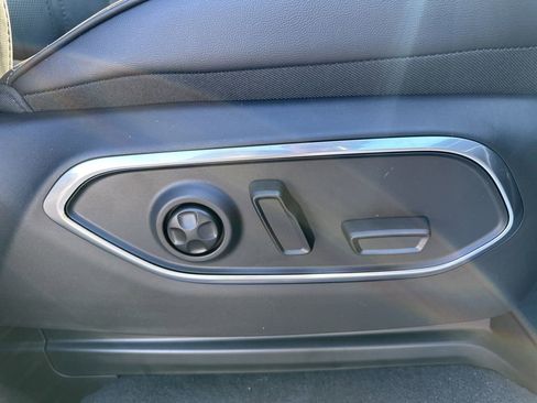 New 2024 Jeep Wagoneer 4WD w/ Premium Group I image 23