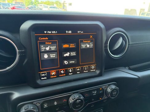 Used 2023 Jeep Wrangler Unlimited Sahara w/ Cold Weather Group AWD/4WD image 19