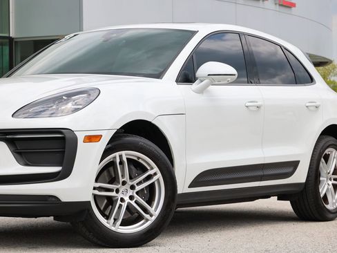 Certified 2023 Porsche Macan Turbo AWD/4WD image 9