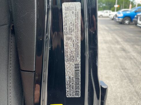Used 2023 Jeep Wrangler Unlimited AWD/4WD image 32