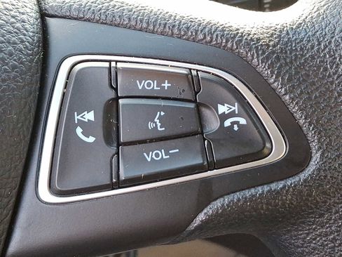 Used 2017 Ford Focus SE image 22