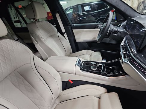 Used 2025 BMW X5 xDrive40i w/ M Sport Package image 10