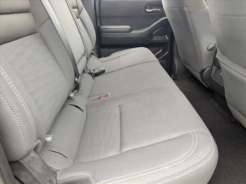 Used 2023 Nissan Frontier SV image 18