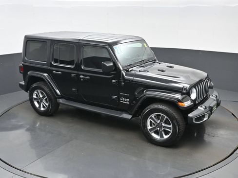 Used 2021 Jeep Wrangler Unlimited Sahara w/ Cold Weather Group AWD/4WD image 39