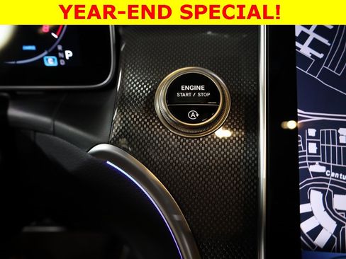 Used 2025 Mercedes-Benz GLC 300 4MATIC image 24