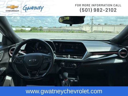 Used 2025 Chevrolet Trax RS w/ Driver Confidence Package FWD image 23