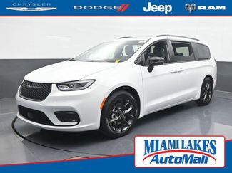 New 2026 Chrysler Pacifica Limited w/ S Appearance Package 360° Tour