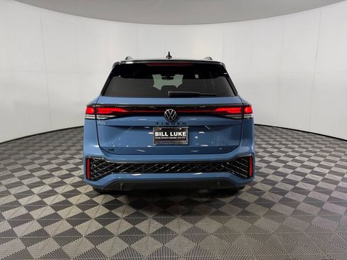 Used 2025 Volkswagen Tiguan SE R-Line AWD/4WD image 9