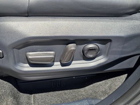Used 2025 Toyota Sequoia Capstone AWD/4WD image 26