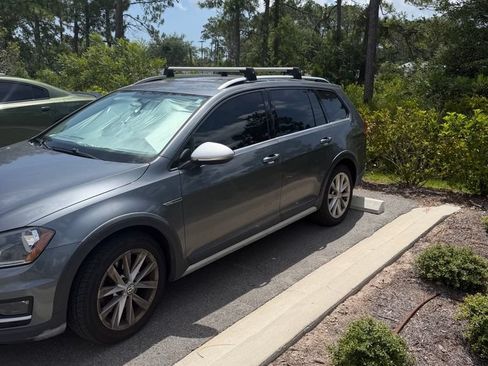 Used 2017 Volkswagen Golf Alltrack S AWD/4WD image 1