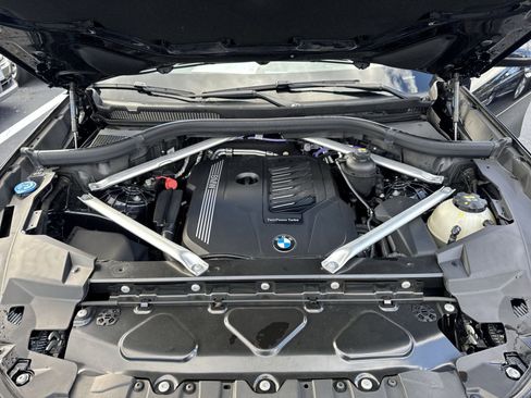 Used 2022 BMW X6 xDrive40i w/ M Sport Package image 37
