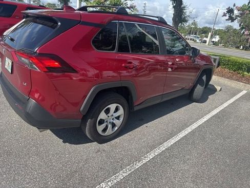 Used 2020 Toyota RAV4 LE FWD image 5