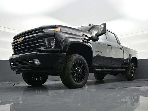 Used 2022 Chevrolet Silverado 2500 High Country w/ Z71 Off-Road Package image 23