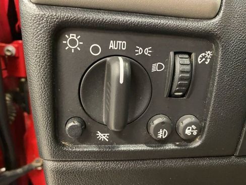 Used 2010 Chevrolet Colorado LT image 11