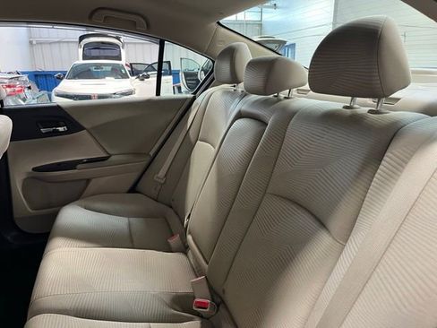 Used 2016 Honda Accord LX image 18
