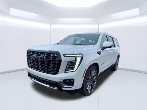 Used 2025 GMC Yukon XL Denali Ultimate w/ LPO, Floor Liner Package AWD/4WD image 15