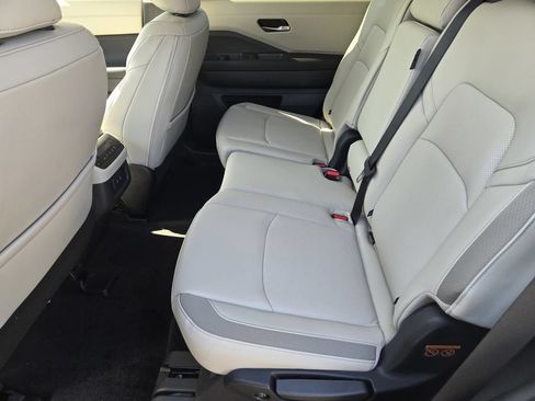 New 2026 Nissan Pathfinder SL AWD/4WD image 9