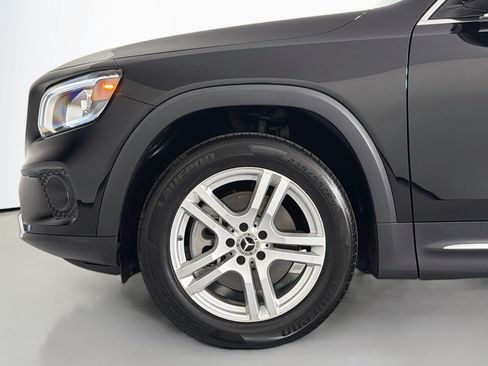 Used 2023 Mercedes-Benz GLB 250 w/ Premium Package image 10