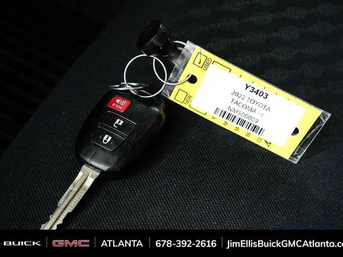 Used 2022 Toyota Tacoma SR5 AWD/4WD image 34